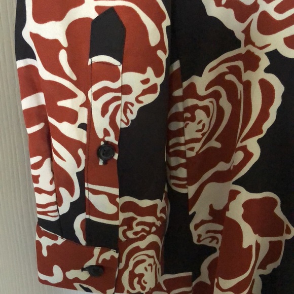 Woman’s long floral feminine fall button down maxi dress - Picture 11 of 14